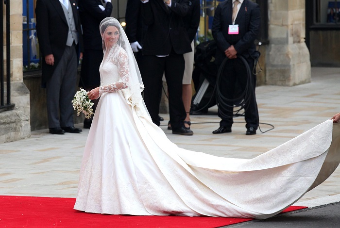 Свадебное платье от Сары Бертон, главного специалиста британского модного дома Alexander McQueen