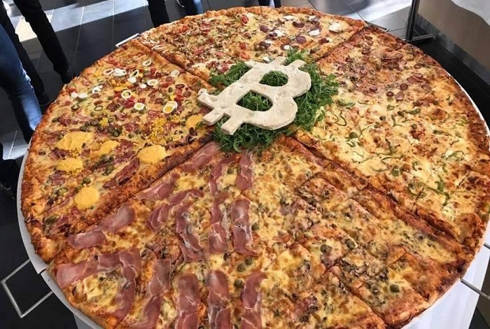 Самая дорогая пицца в мире в биткоинах где взять биткоин адрес в blockchain
